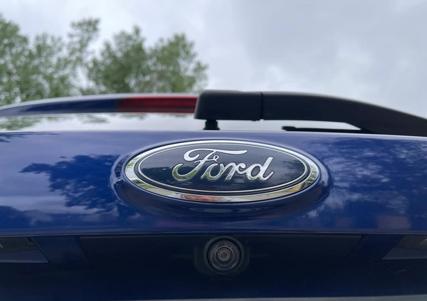 Ford Kuga cena 68999 przebieg: 137000, rok produkcji 2017 z Gniezno małe 232